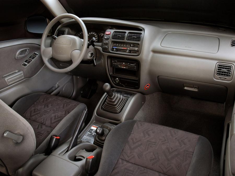  Chevrolet Tracker 2006 года  (фото 7 из 16)